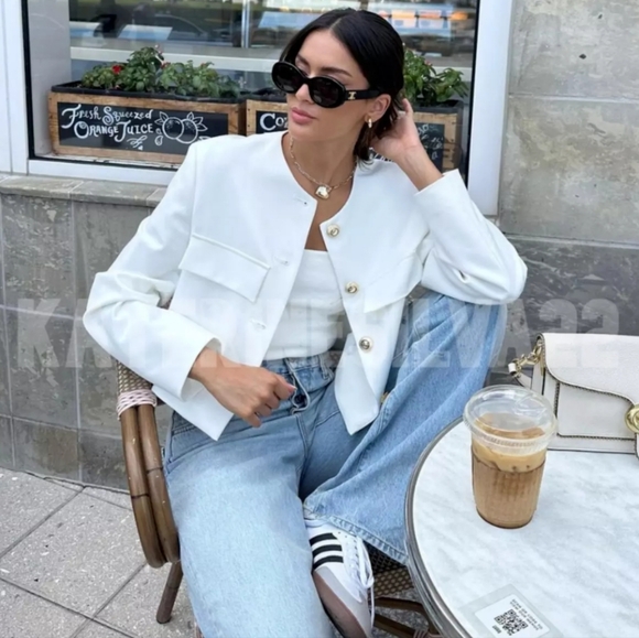 ZARA WHITE CROPPED BLAZER WITH GOLDEN BUTTONS - Picture 3 of 11
